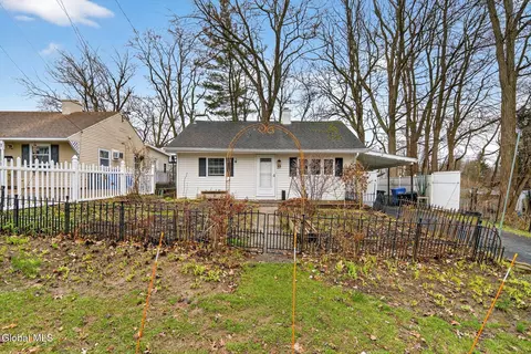 39 Orlando Ave, Albany, NY 12203