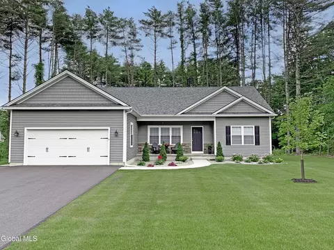 4 Greenwood Rd, Lake George, NY 12845