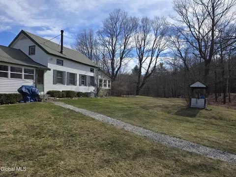 344 Dyken Pond Rd, Petersburgh, NY 12138