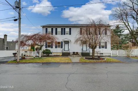 32 Richmond St, Albany, NY 12205