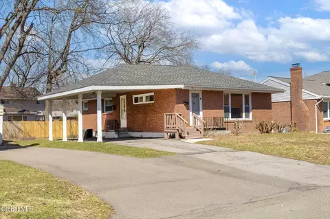 26 Link St, Albany, NY 12208