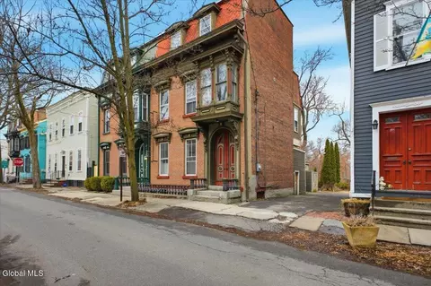 109 Front St, Schenectady, NY 12305