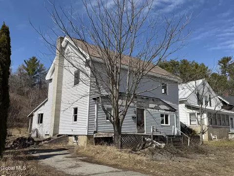 5 Waldo Pl, Port Henry, NY 12974