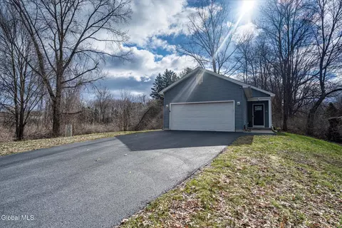 56 Meadowbrook Rd, Queensbury, NY 12804