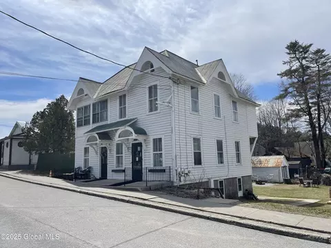 6367 Us-9, Chestertown, NY 12817