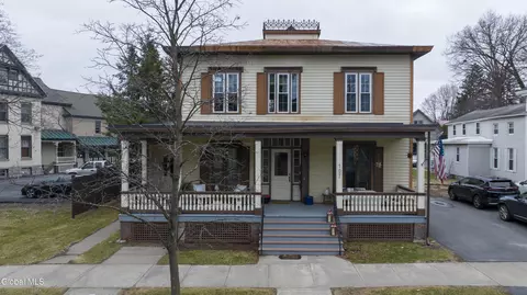 107 Lake Ave, Saratoga Springs, NY 12866