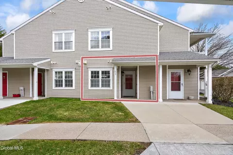 102 Evergreen Pl, Rensselaer, NY 12144