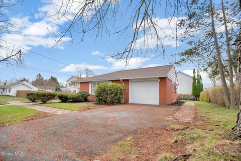 161 Doris St, Port Ewen, NY 12466