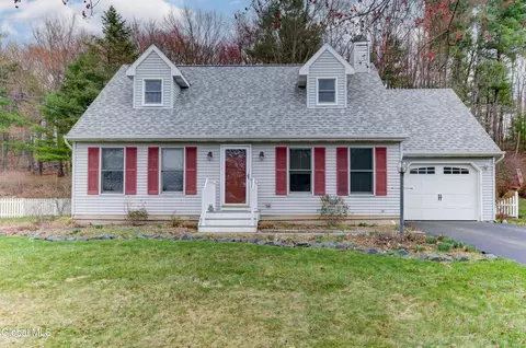 270 Schodack Dr, Castleton On Hudson, NY 12033