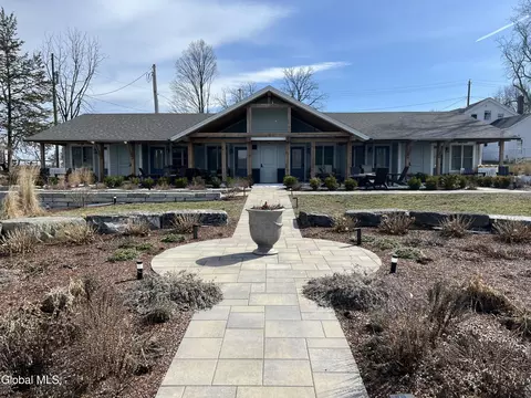 29 Beggs Point St, Essex, NY 12936