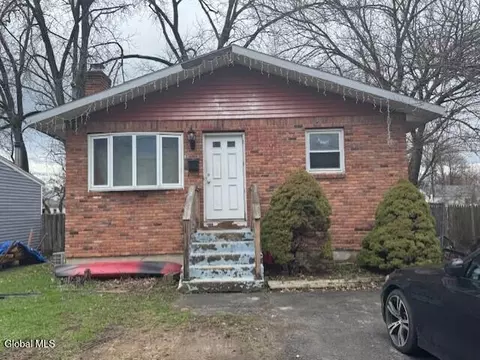 349 Gifford Rd, Schenectady, NY 12304
