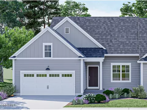 5 Cloverleaf Ct, Rensselaer, NY 12144