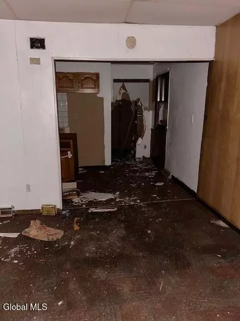 1002 Davis Ter, Schenectady, NY 12303 photo 3