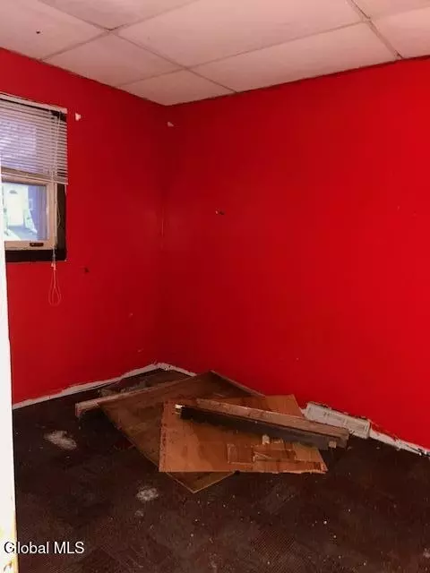 1002 Davis Ter, Schenectady, NY 12303 photo 8