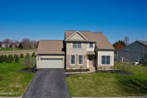 1 Parkway Cir, Ballston Lake, NY 12019