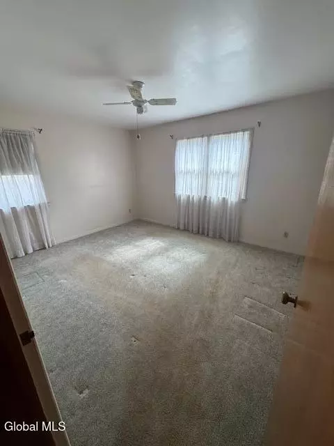 Bedroom - 33 Cromer Ave, Schenectady, NY 12304 photo 3 of 4