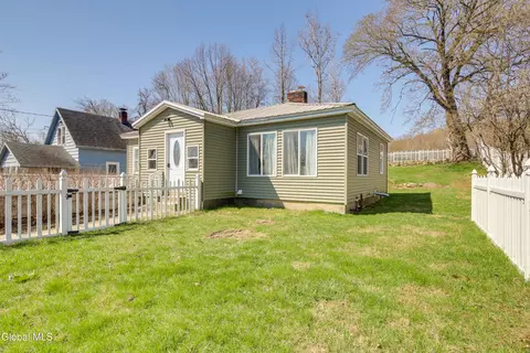 165 County Hwy 123, Mayfield, NY 12117