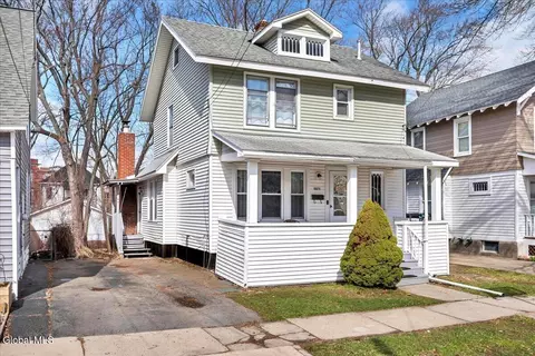 Exterior - 1075 Keyes Ave, Schenectady, NY 12309 photo 5 of 5