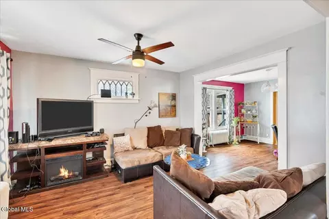 Living - 1075 Keyes Ave, Schenectady, NY 12309 photo 1 of 8