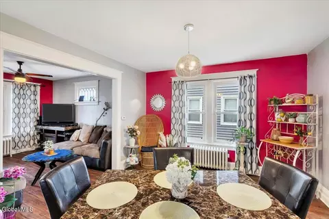 Dining - 1075 Keyes Ave, Schenectady, NY 12309 photo 3 of 4