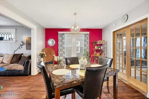 Dining - 1075 Keyes Ave, Schenectady, NY 12309 photo 2 of 4