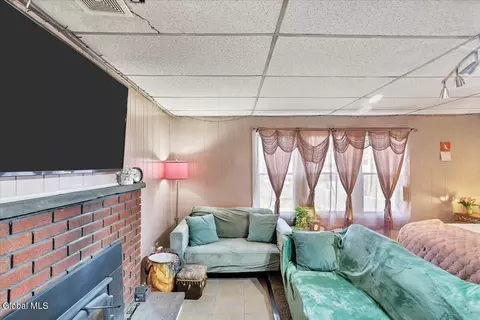 Living - 1075 Keyes Ave, Schenectady, NY 12309 photo 8 of 8
