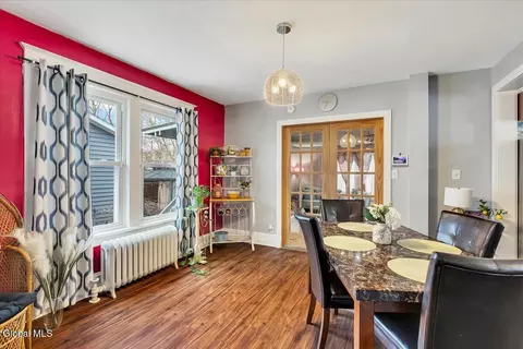 Dining - 1075 Keyes Ave, Schenectady, NY 12309 photo 1 of 4