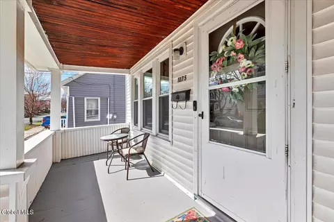 Exterior - 1075 Keyes Ave, Schenectady, NY 12309 photo 4 of 5