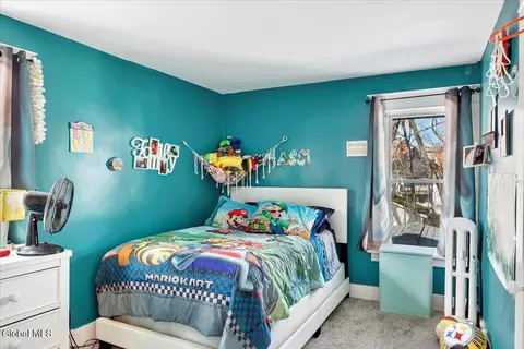 Bedroom - 1075 Keyes Ave, Schenectady, NY 12309 photo 5 of 6