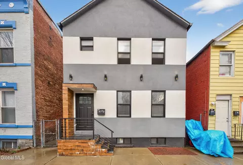 479 2nd St, Troy, NY 12180