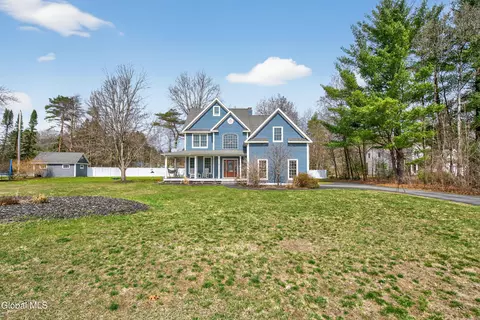 2 Meghan Ct, Saratoga Springs, NY 12866