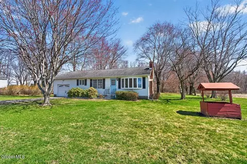 720 Mac Elroy Rd, Ballston Lake, NY 12019