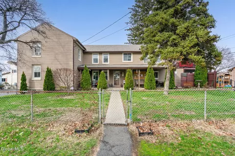 3 117th St, Troy, NY 12182