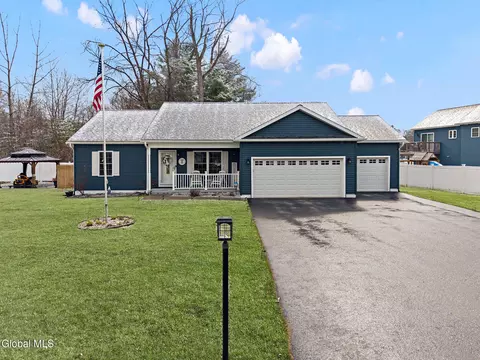 4 Luke Ln, Hudson Falls, NY 12839
