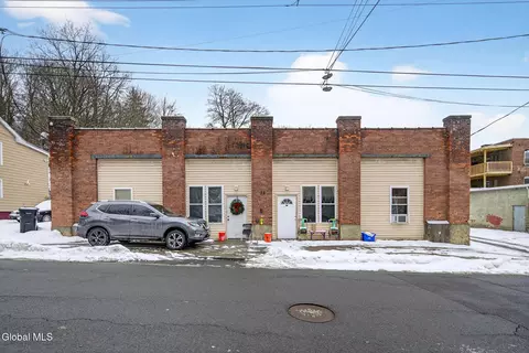 38 Tyler St, Troy, NY 12180