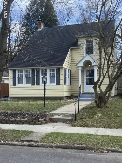 120 Washington Rd, Scotia, NY 12302