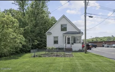 4 River St, Gloversville, NY 12078