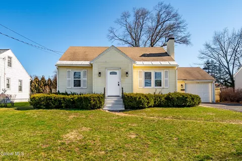 2088 Caldicott Rd, Schenectady, NY 12303