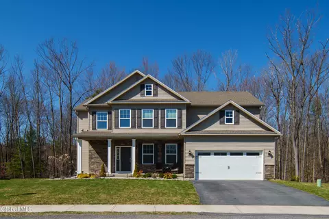 10 Basswood Ct, Ballston Lake, NY 12019