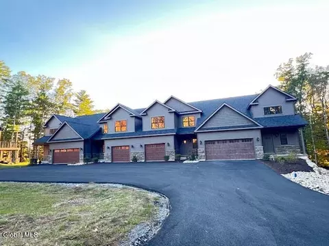 24 Hill Crest Ln UNIT 6, Lake George, NY 12845