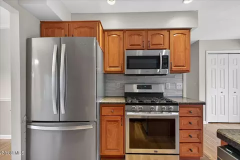 Kitchen - 15 Seneca Ct, Slingerlands, NY 12159 photo 1 of 4