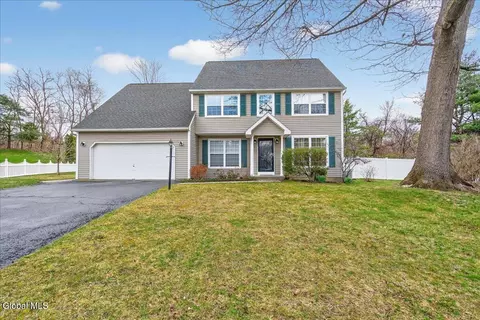 Exterior - 15 Seneca Ct, Slingerlands, NY 12159 photo 7 of 7