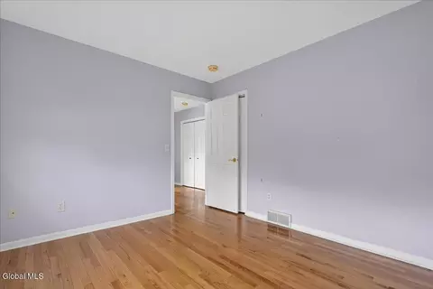 Bedroom - 15 Seneca Ct, Slingerlands, NY 12159 photo 5 of 7
