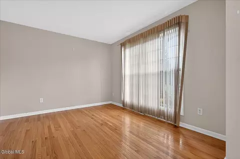 Living - 15 Seneca Ct, Slingerlands, NY 12159 photo 1 of 4