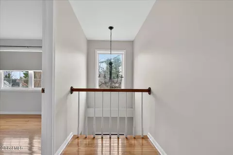 Entry Way - 15 Seneca Ct, Slingerlands, NY 12159 photo 2 of 2