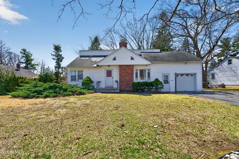 39 E Highland Dr, Albany, NY 12203