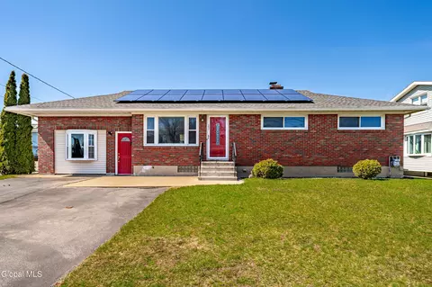 2837 Woodbridge Ave, Rotterdam, NY 12306