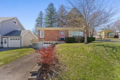 601 S Perry St, Johnstown, NY 12095