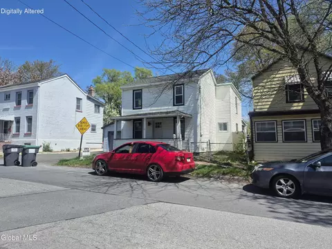 131 W Bridge St, Saugerties, NY 12477