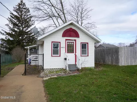 2073 Amsterdam Ave, Schenectady, NY 12303